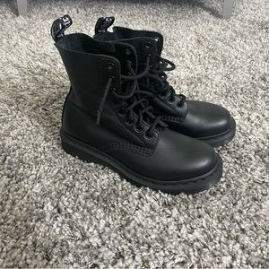 Dr. Martens 1460 Size 6 High Top Leather Boot